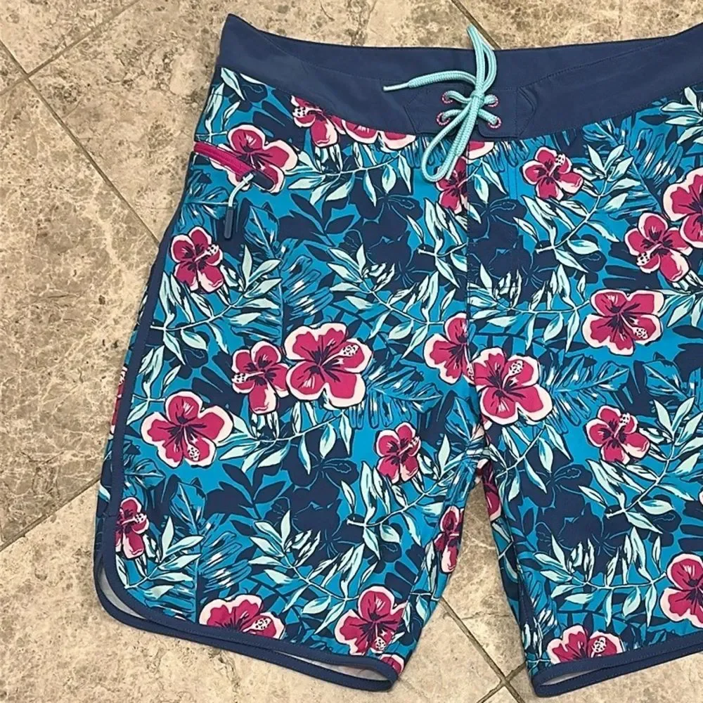 Vineyard Vine Hibiscus Men’s 9” Board Short Size 30
